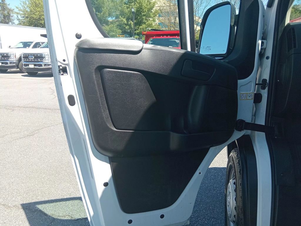 Used 2024 RAM ProMaster 2500 w/ Convenience Group FWD image 16