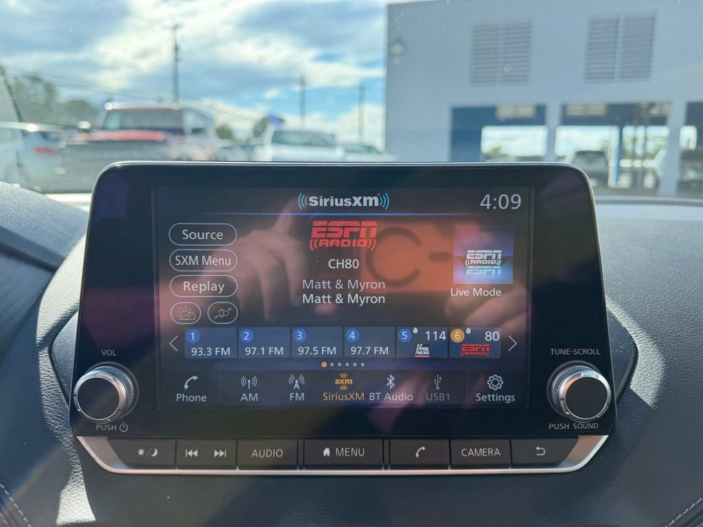 Used 2025 Nissan Sentra SV FWD image 11