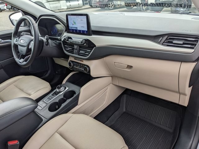Certified 2022 Ford Escape SEL w/ Technology Package AWD/4WD image 14