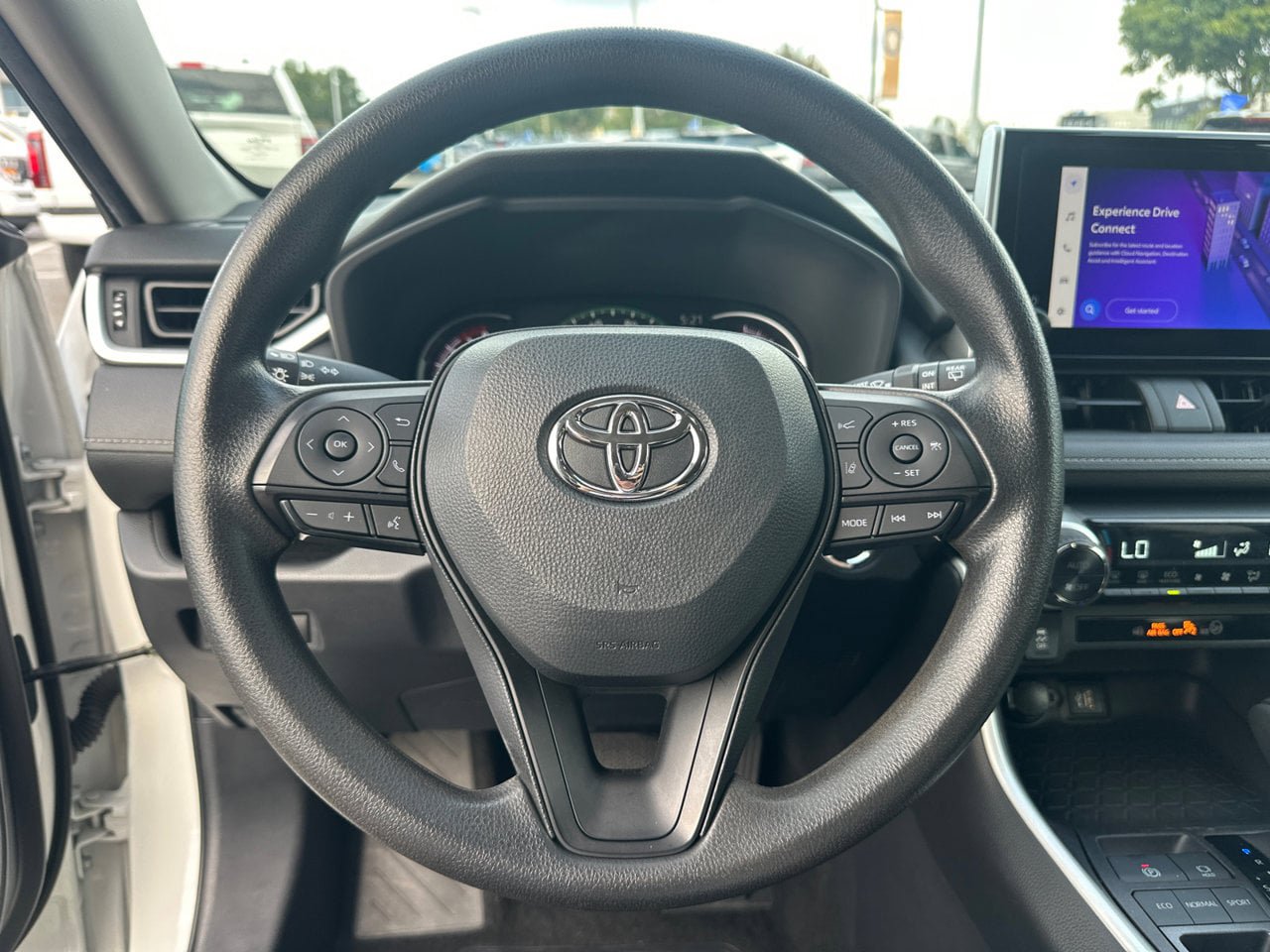 Used 2024 Toyota RAV4 XLE FWD image 25