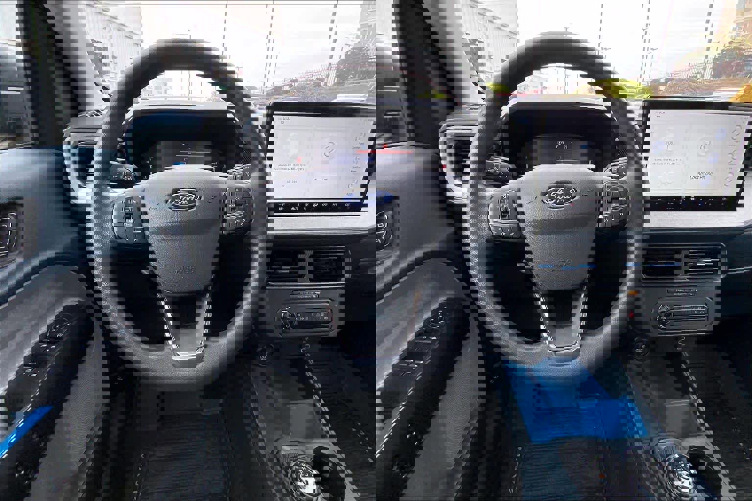 Certified 2025 Ford Maverick XLT image 7