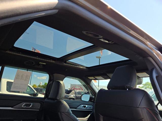 Certified 2025 Ford Explorer ST-Line w/ Premium Package image 11