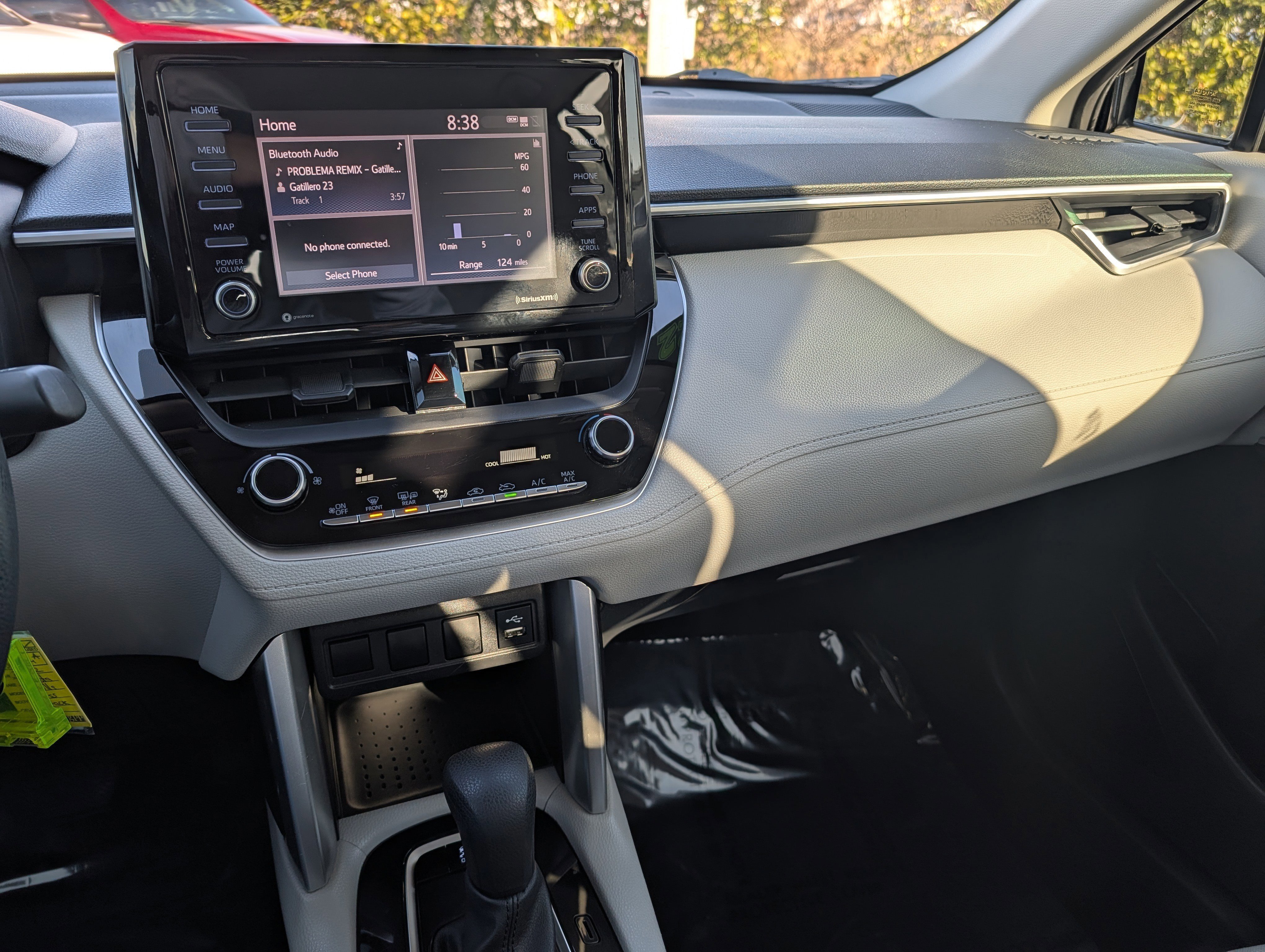 Used 2022 Toyota Corolla Cross L image 26