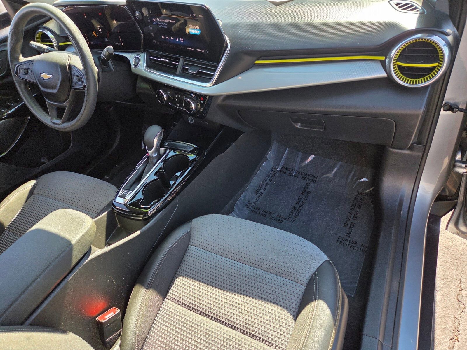 Used 2025 Chevrolet Trax LT image 15