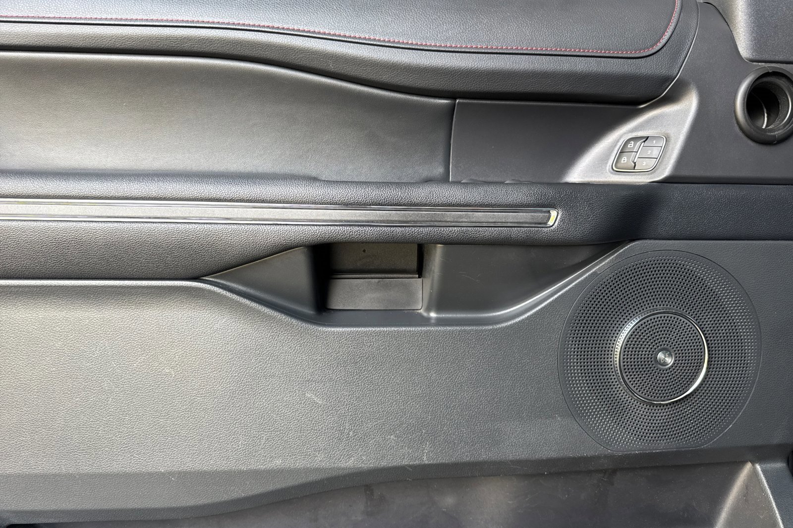 Certified 2022 Ford Expedition Limited image 11