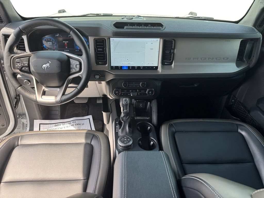 Certified 2025 Ford Bronco Outer Banks w/ Sasquatch Package AWD/4WD image 11