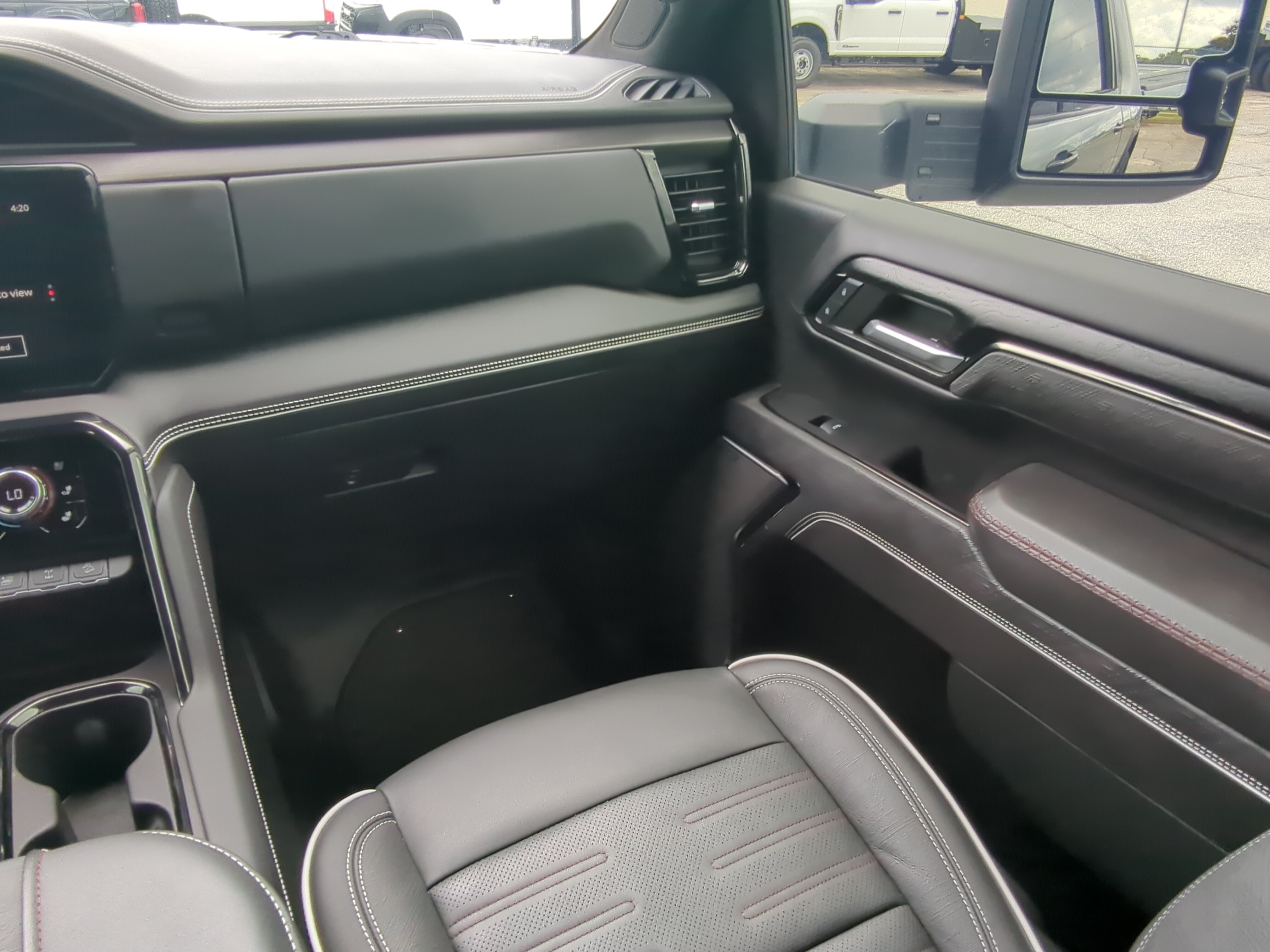 Used 2024 GMC Sierra 2500 AT4X AWD/4WD image 15