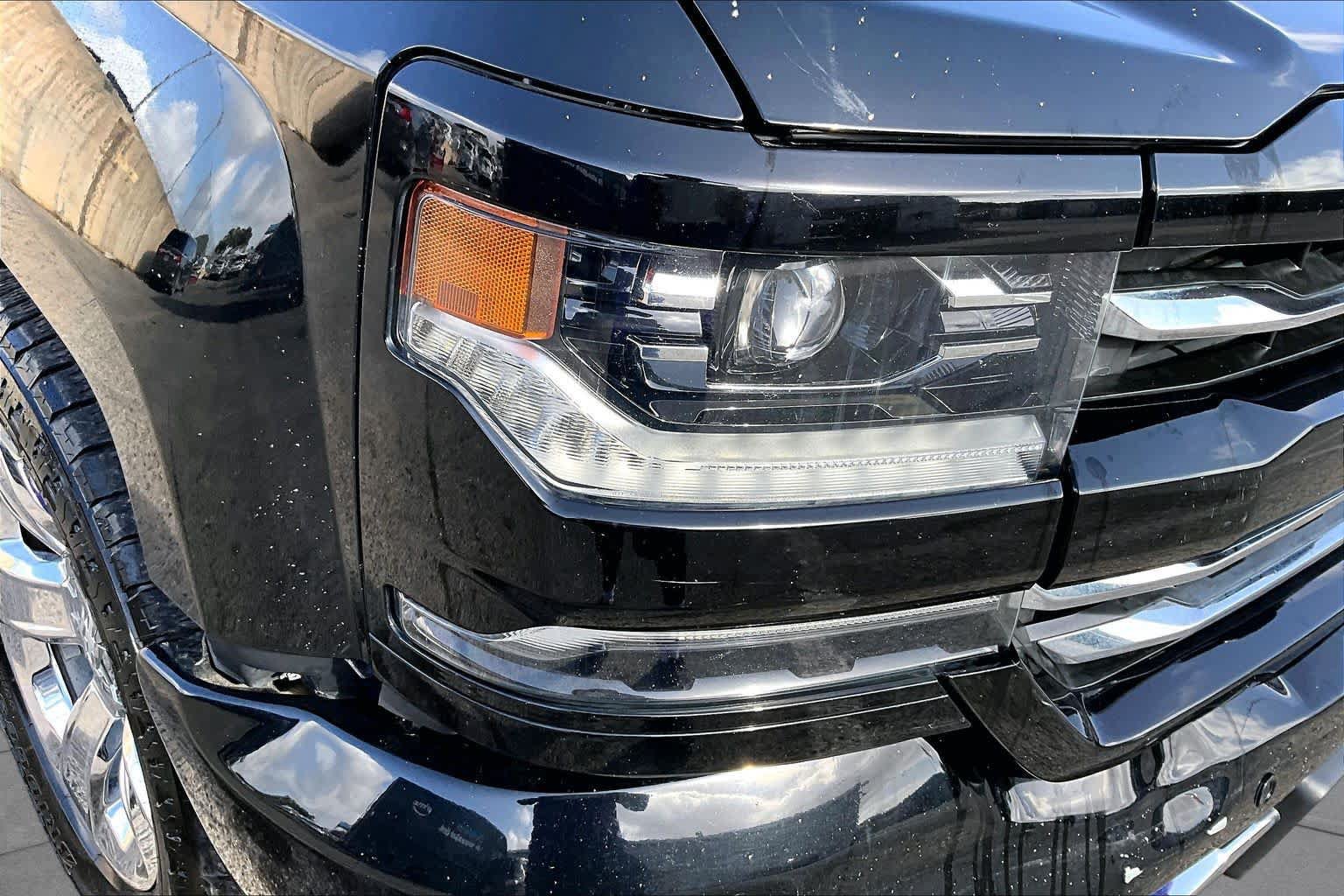 Used 2018 Chevrolet Silverado 1500 LTZ Z71 w/ LTZ Plus Package AWD/4WD image 27