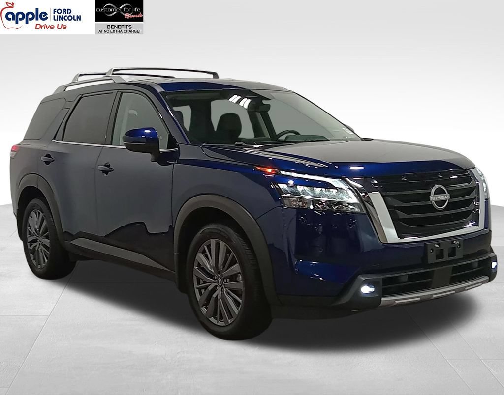 Used 2024 Nissan Pathfinder SL w/ SL Premium Package AWD/4WD image 1