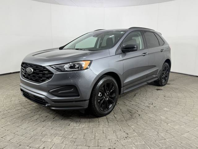 Certified 2024 Ford Edge SE w/ Black Appearance Package image 3