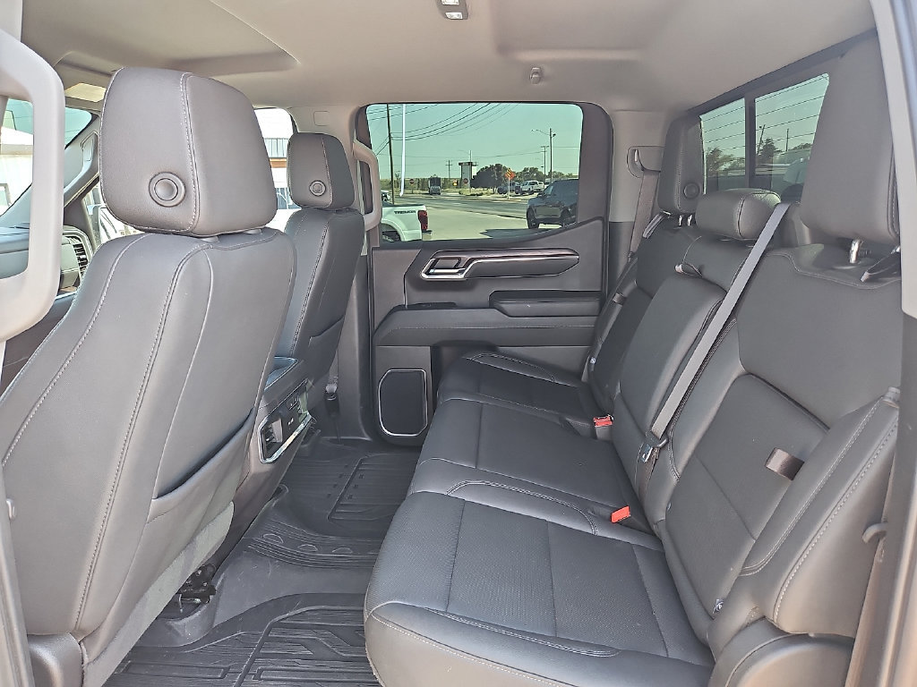 Used 2024 GMC Sierra 1500 SLT w/ SLT Premium Plus Package AWD/4WD image 16