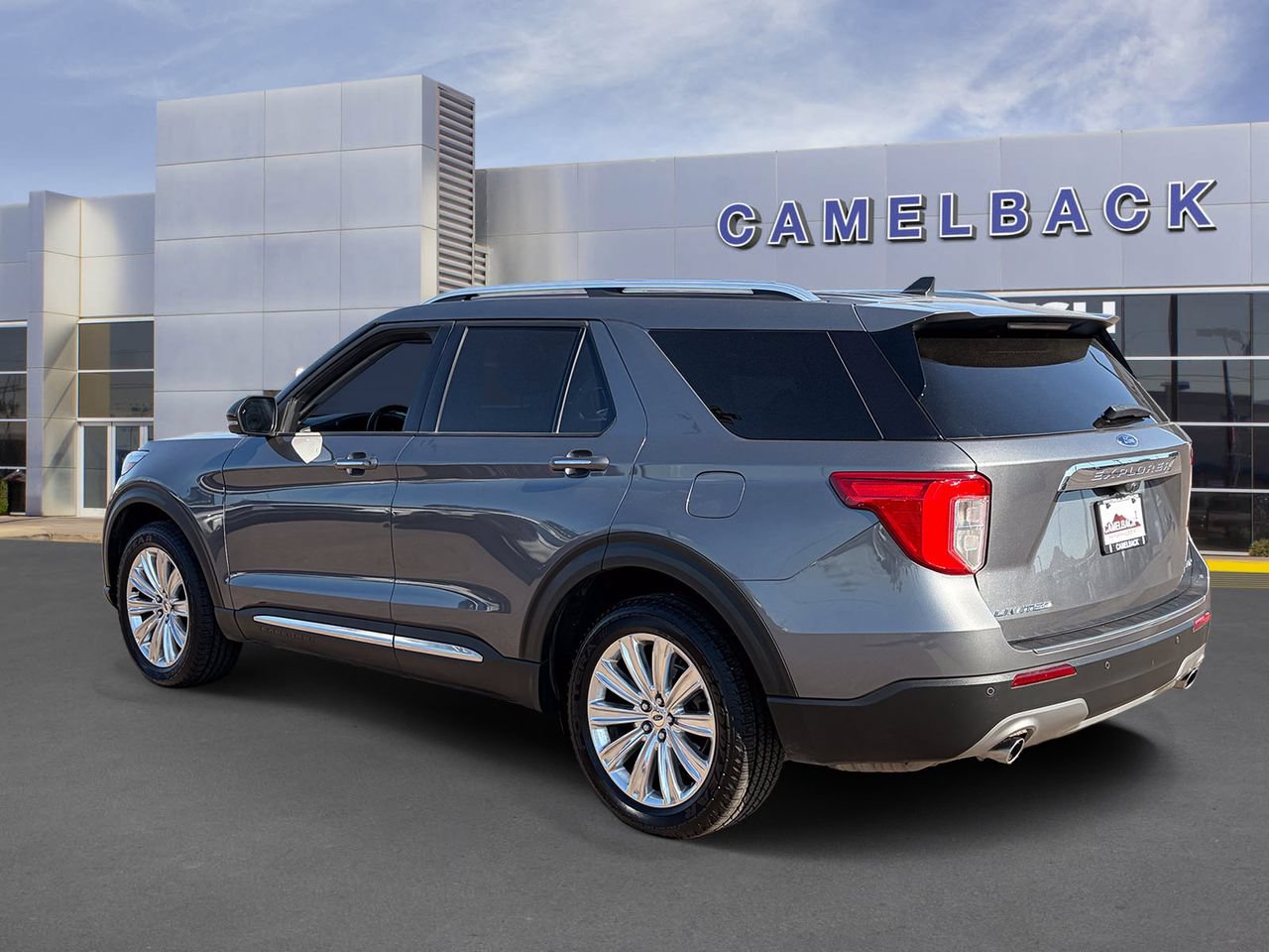 Certified 2022 Ford Explorer Limited w/ Equipment Group 301A AWD/4WD image 4