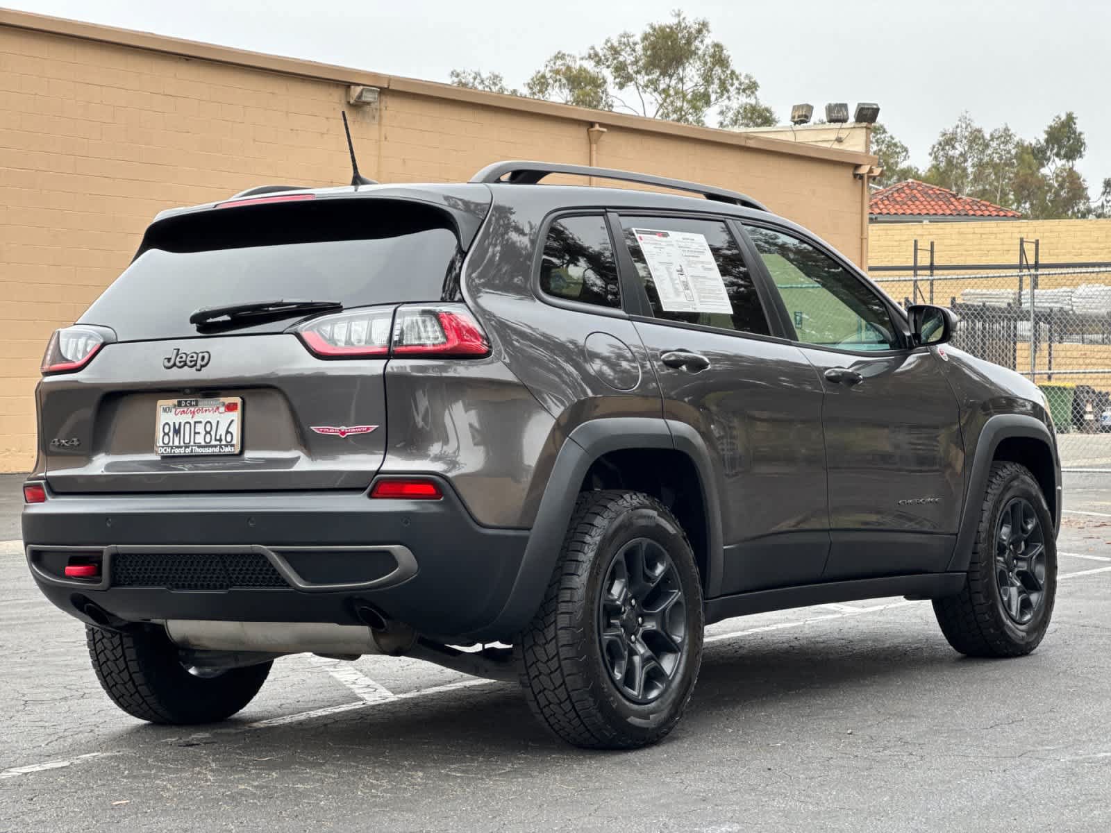 Used 2020 Jeep Cherokee Trailhawk w/ Comfort/Convenience Group AWD/4WD image 2