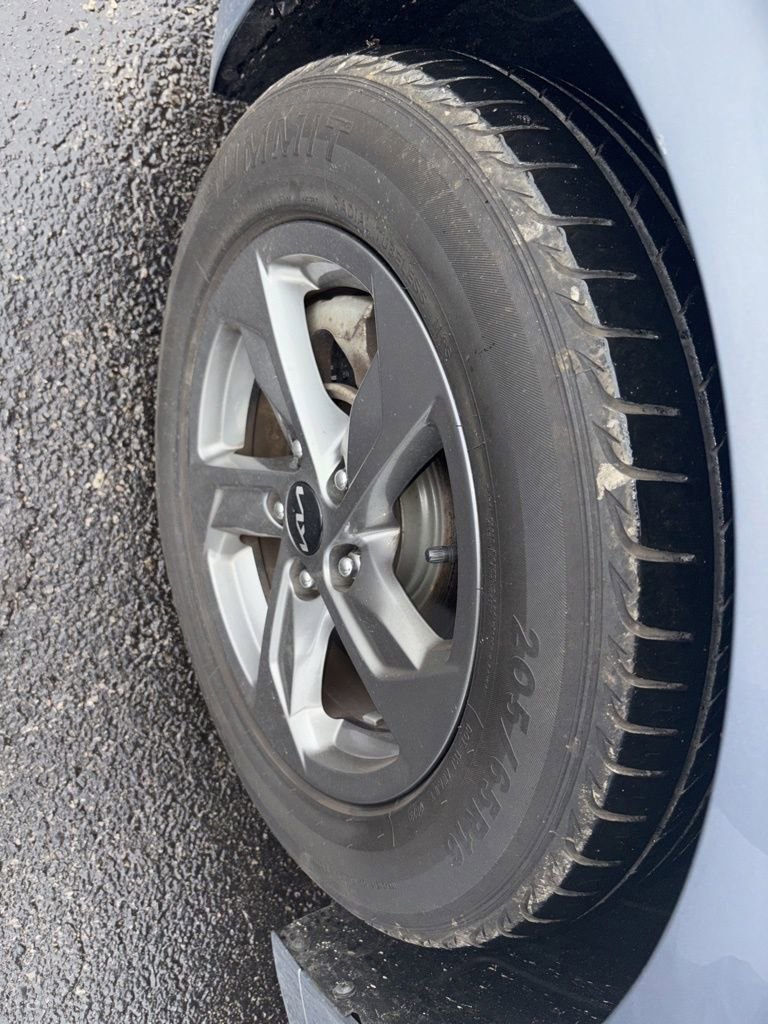 Used 2022 Kia K5 LXS image 17