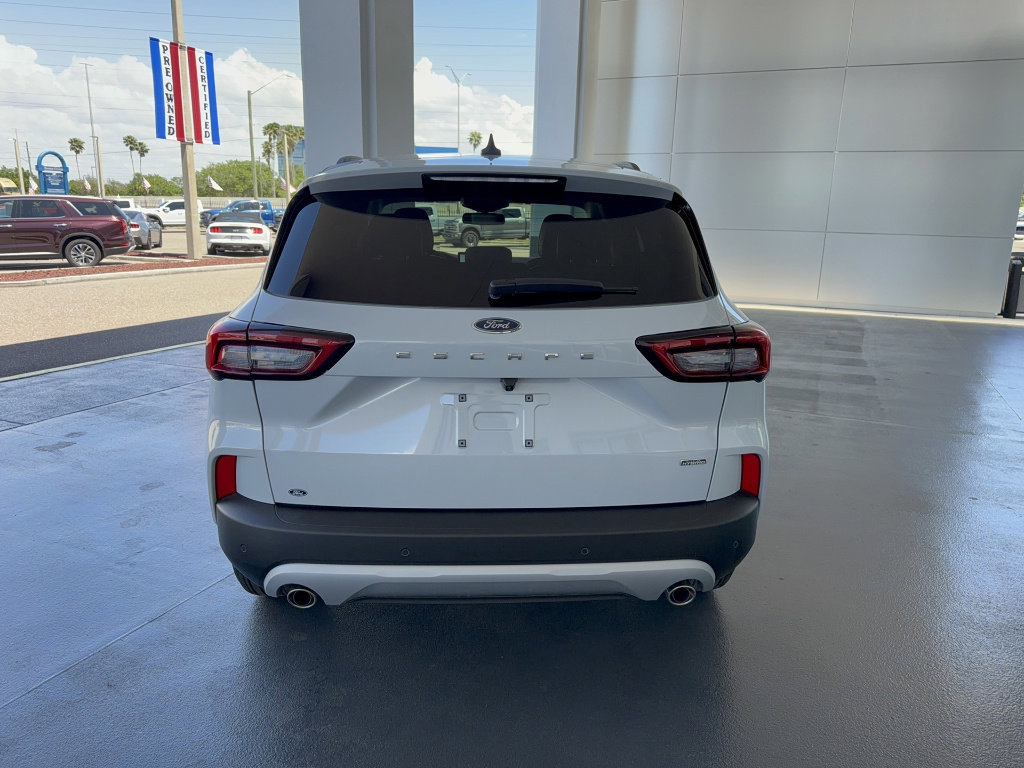Certified 2025 Ford Escape SE w/ PHEV Premium Package image 3