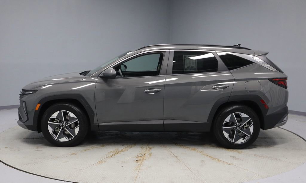 Used 2025 Hyundai Tucson SEL FWD image 2