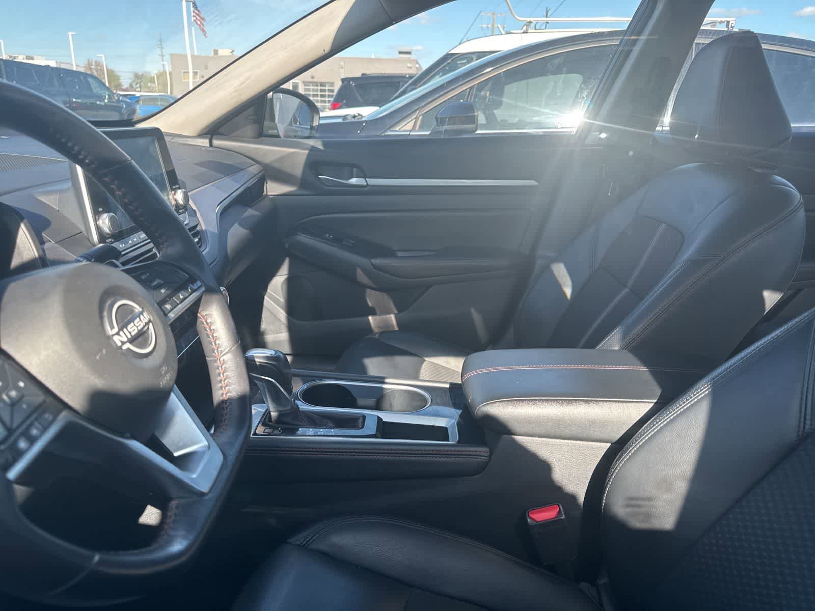 Used 2024 Nissan Altima 2.5 SR FWD image 31