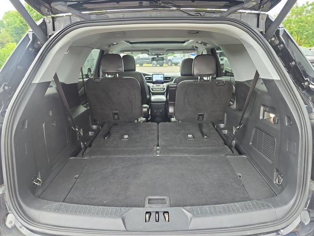 Certified 2023 Ford Explorer XLT w/ Equipment Group 202A AWD/4WD image 6