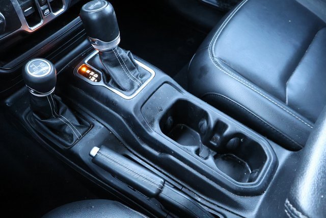 Used 2023 Jeep Wrangler Unlimited Sahara w/ Cold Weather Group image 36