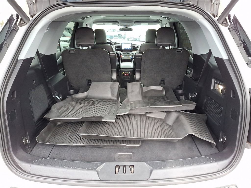 Certified 2022 Ford Explorer Limited w/ Hybrid Equipment Group 310A image 32