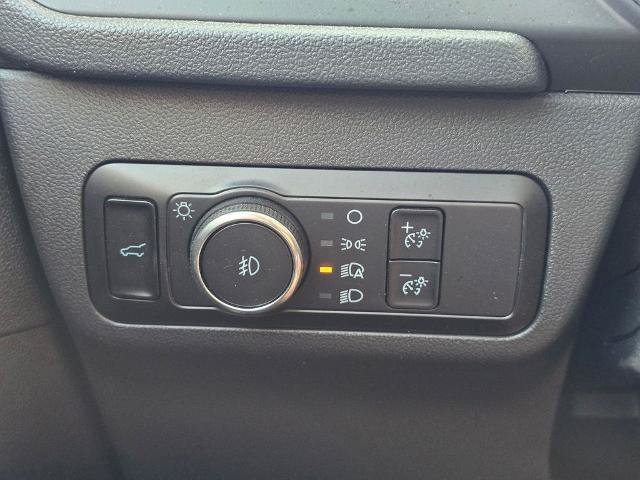 Certified 2025 Ford Escape Platinum AWD/4WD image 30
