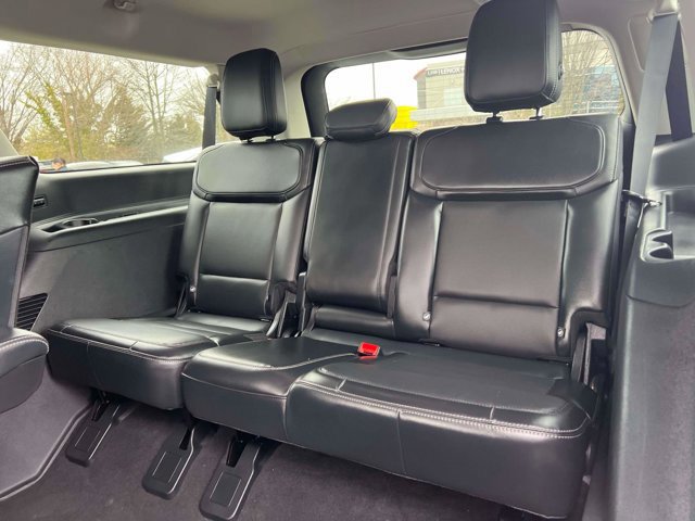 Certified 2025 Ford Expedition Max Platinum image 18