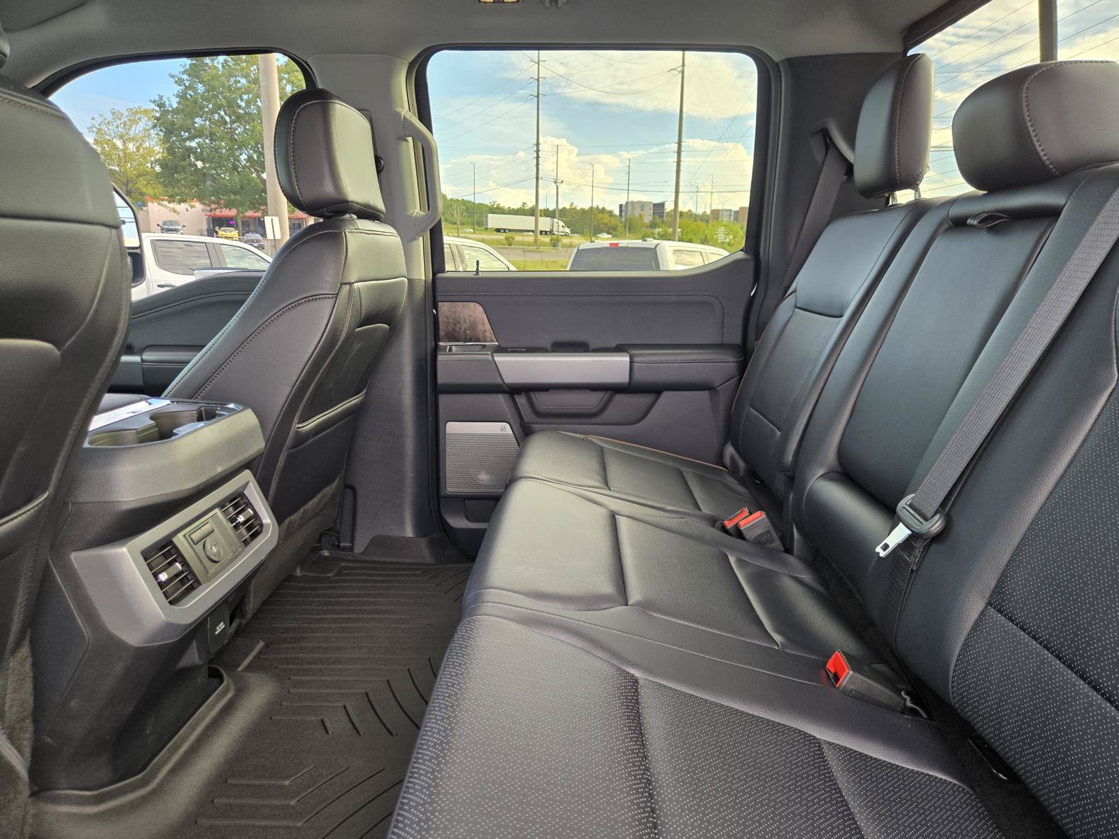 Certified 2025 Ford F250 Lariat w/ Black Appearance Package AWD/4WD image 19