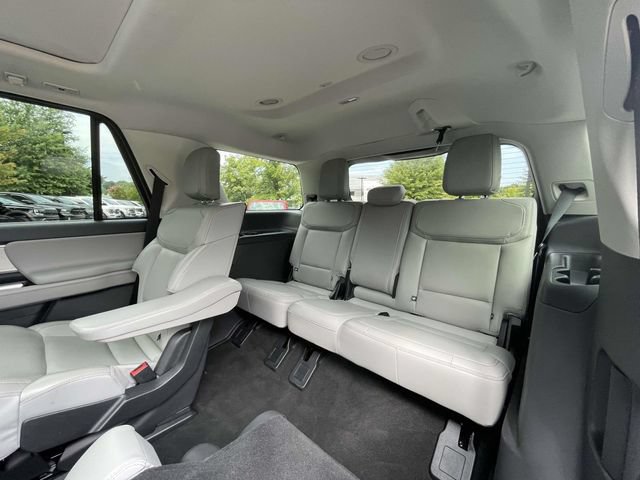 Certified 2025 Ford Expedition Active AWD/4WD image 16