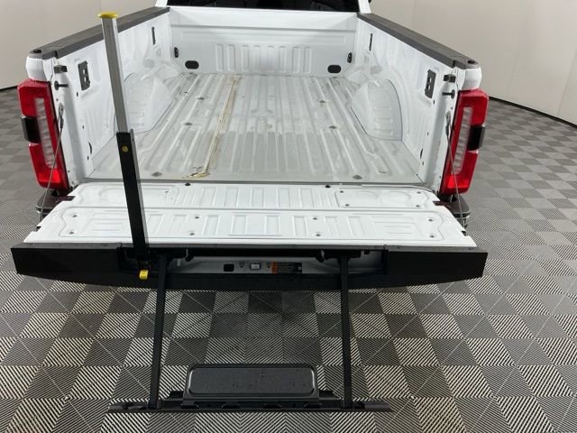 Certified 2025 Ford F350 Lariat w/ FX4 Off-Road Package AWD/4WD image 8