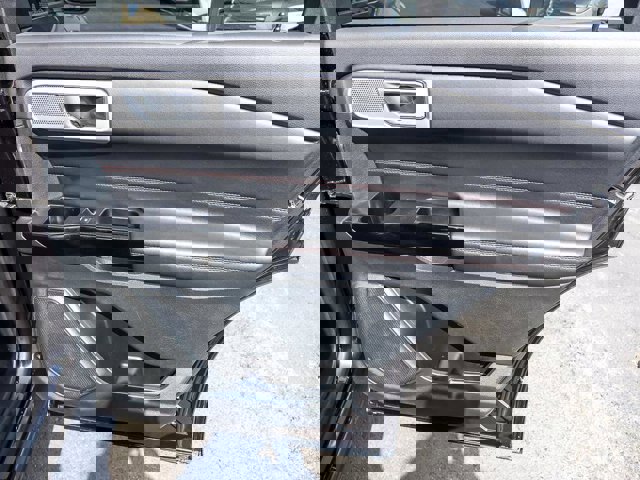 Certified 2023 Ford Explorer ST-Line w/ Class IV Trailer Tow Package image 32