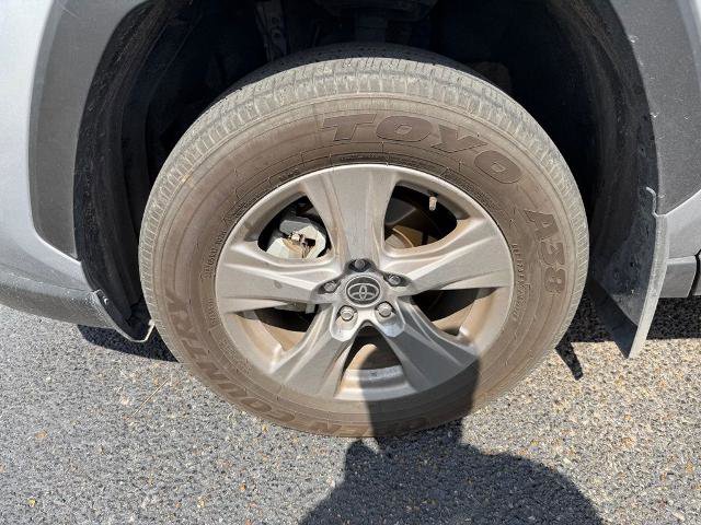 Used 2025 Toyota RAV4 XLE AWD/4WD image 11