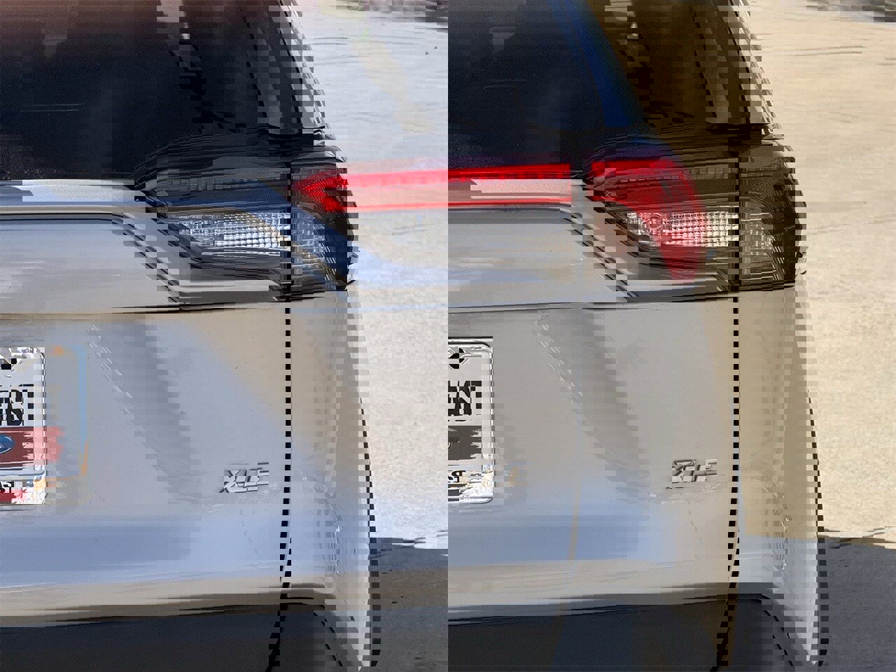 Used 2019 Toyota RAV4 XLE w/ Convenience Package image 8