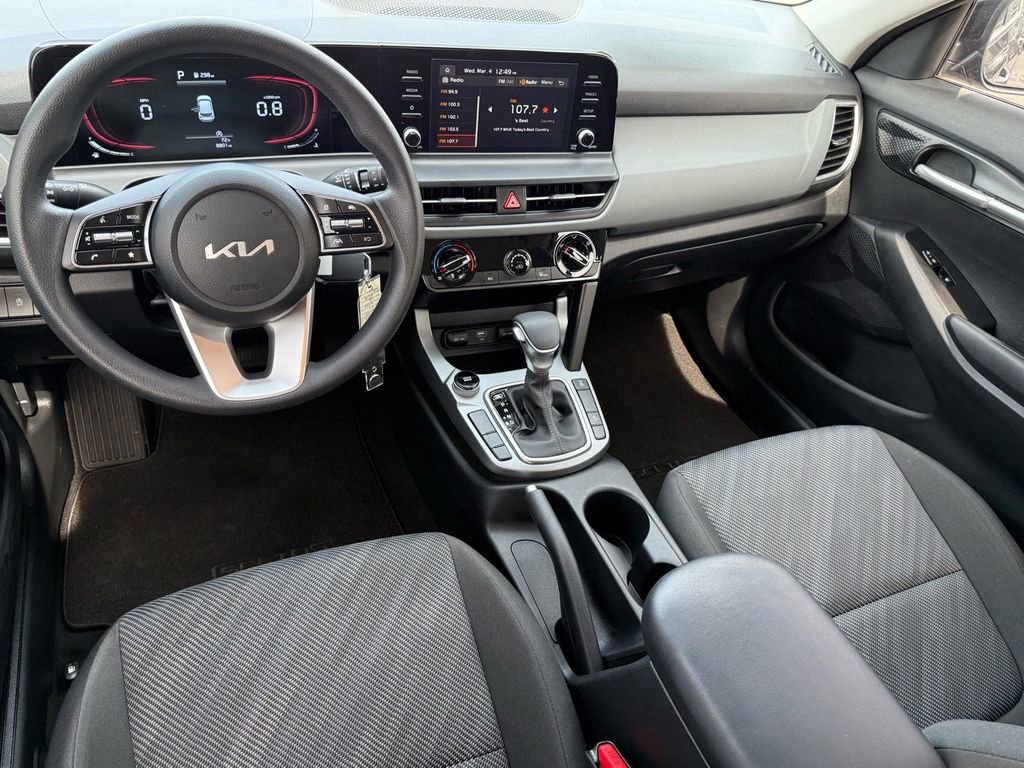 Used 2025 Kia Seltos LX image 13