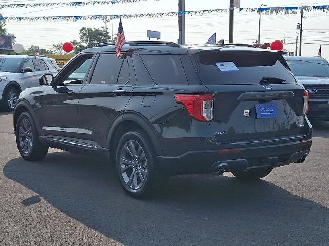 Certified 2022 Ford Explorer XLT w/ Equipment Group 202A AWD/4WD image 4