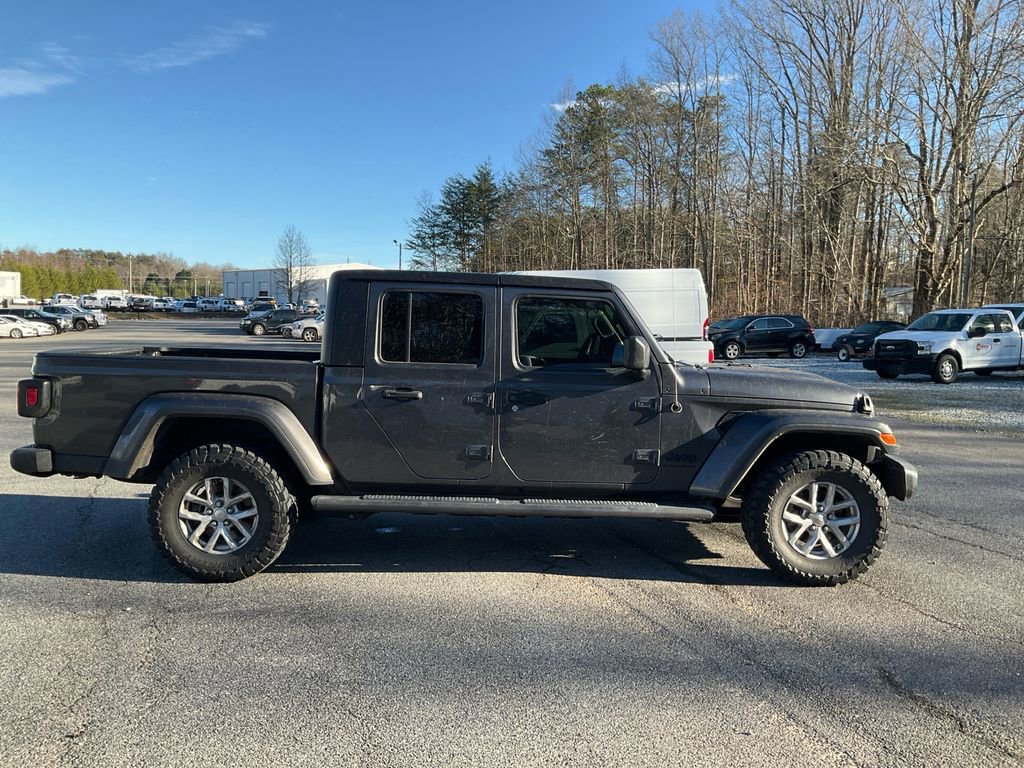 Used 2023 Jeep Gladiator Sport image 2