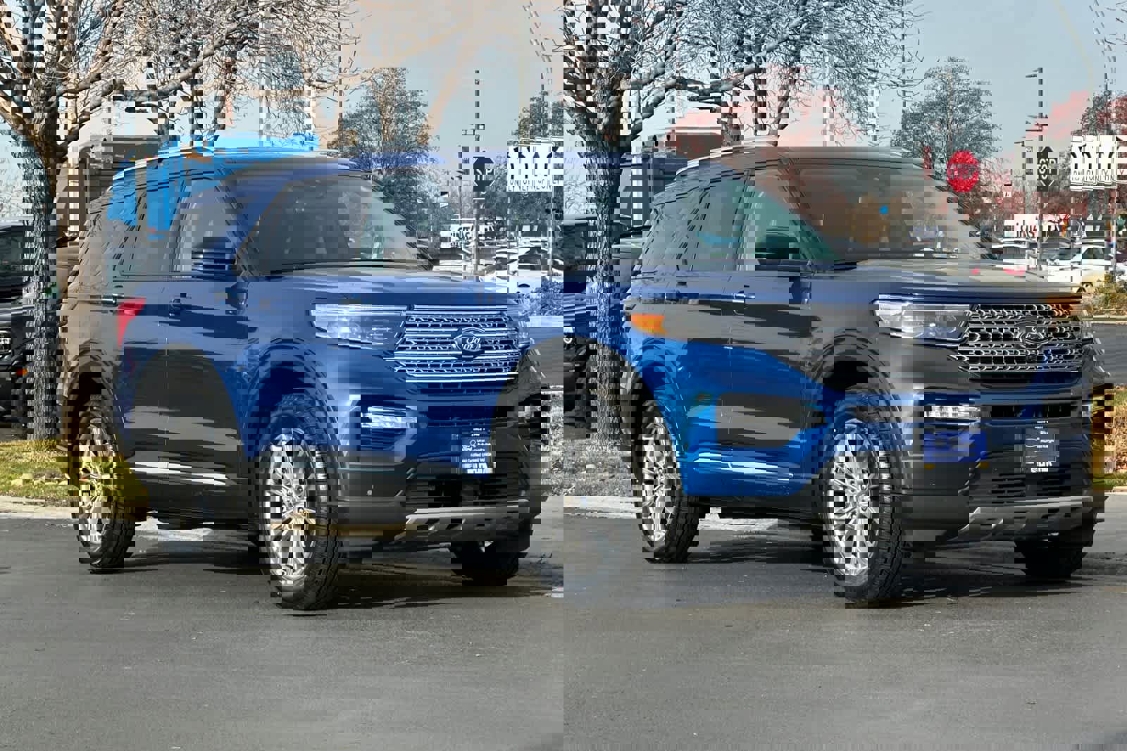 Certified 2022 Ford Explorer Limited w/ Equipment Group 301A image 7