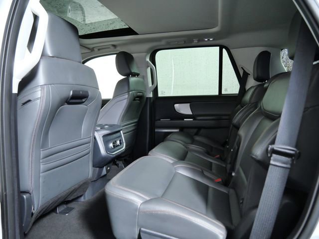 Certified 2025 Ford Expedition Active AWD/4WD image 13