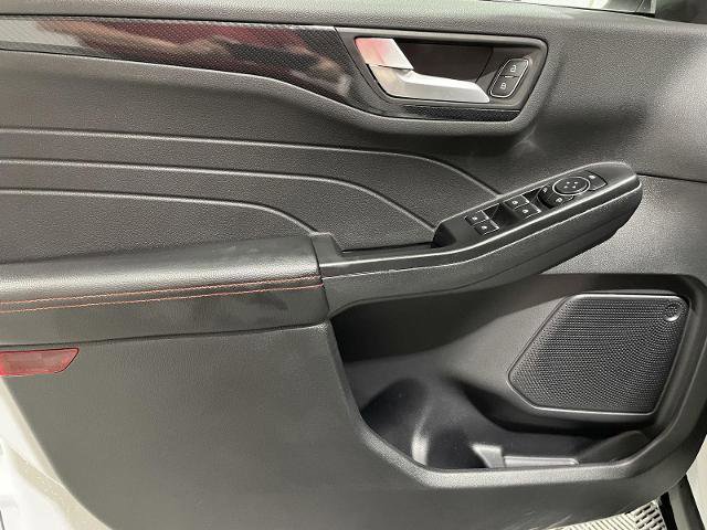 Certified 2025 Ford Escape ST-Line w/ Cold Weather Package image 28