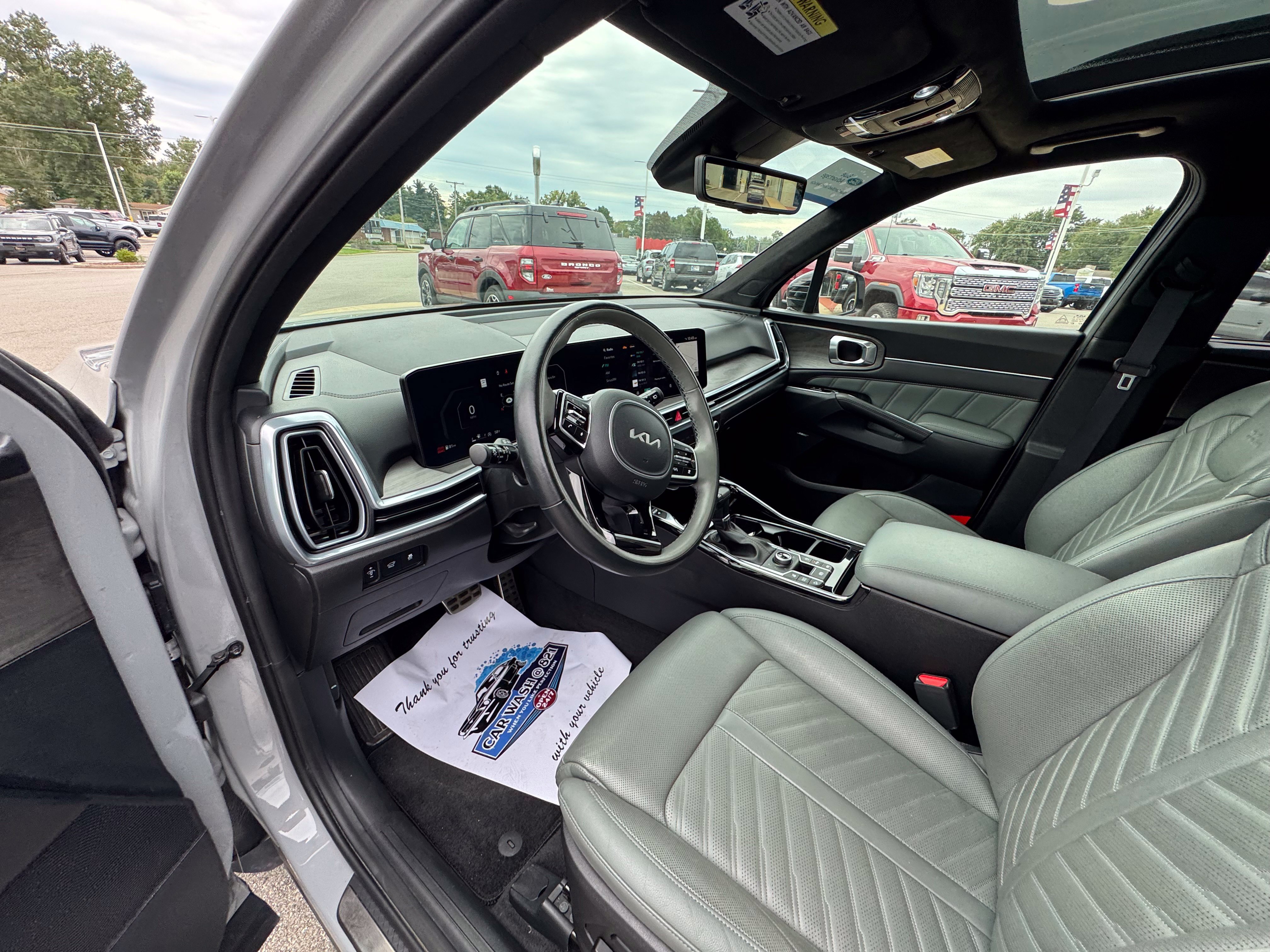 Used 2024 Kia Sorento SX Prestige w/ Sage Leather Package AWD/4WD image 28