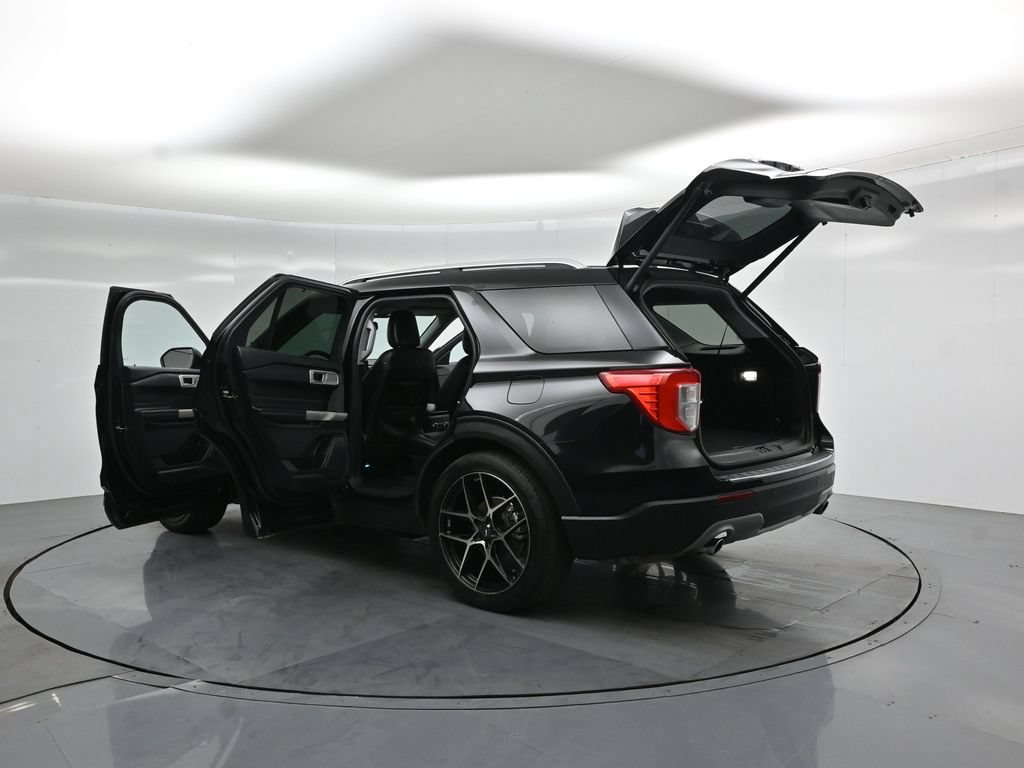 Certified 2022 Ford Explorer Limited w/ Equipment Group 301A RWD image 36