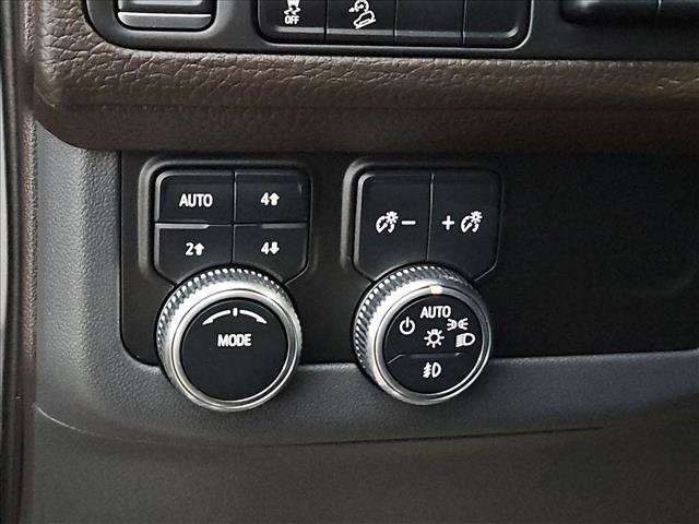 Used 2021 GMC Yukon Denali w/ Denali Premium Package AWD/4WD image 23