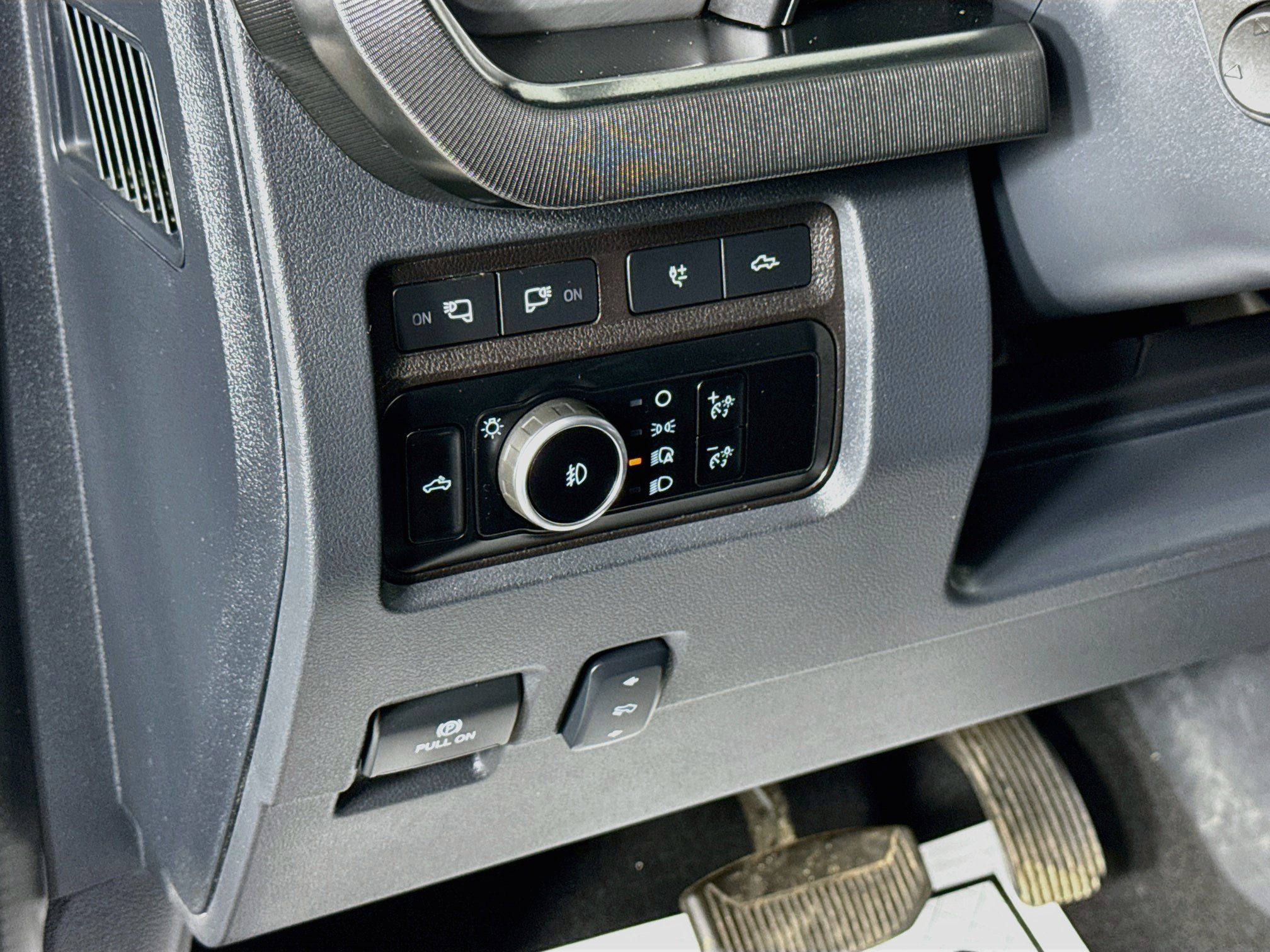 Certified 2024 Ford F250 Platinum AWD/4WD image 10