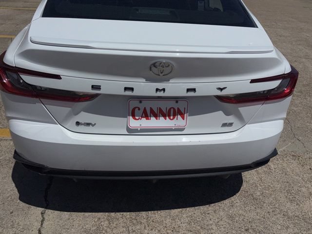 Used 2025 Toyota Camry SE FWD image 9