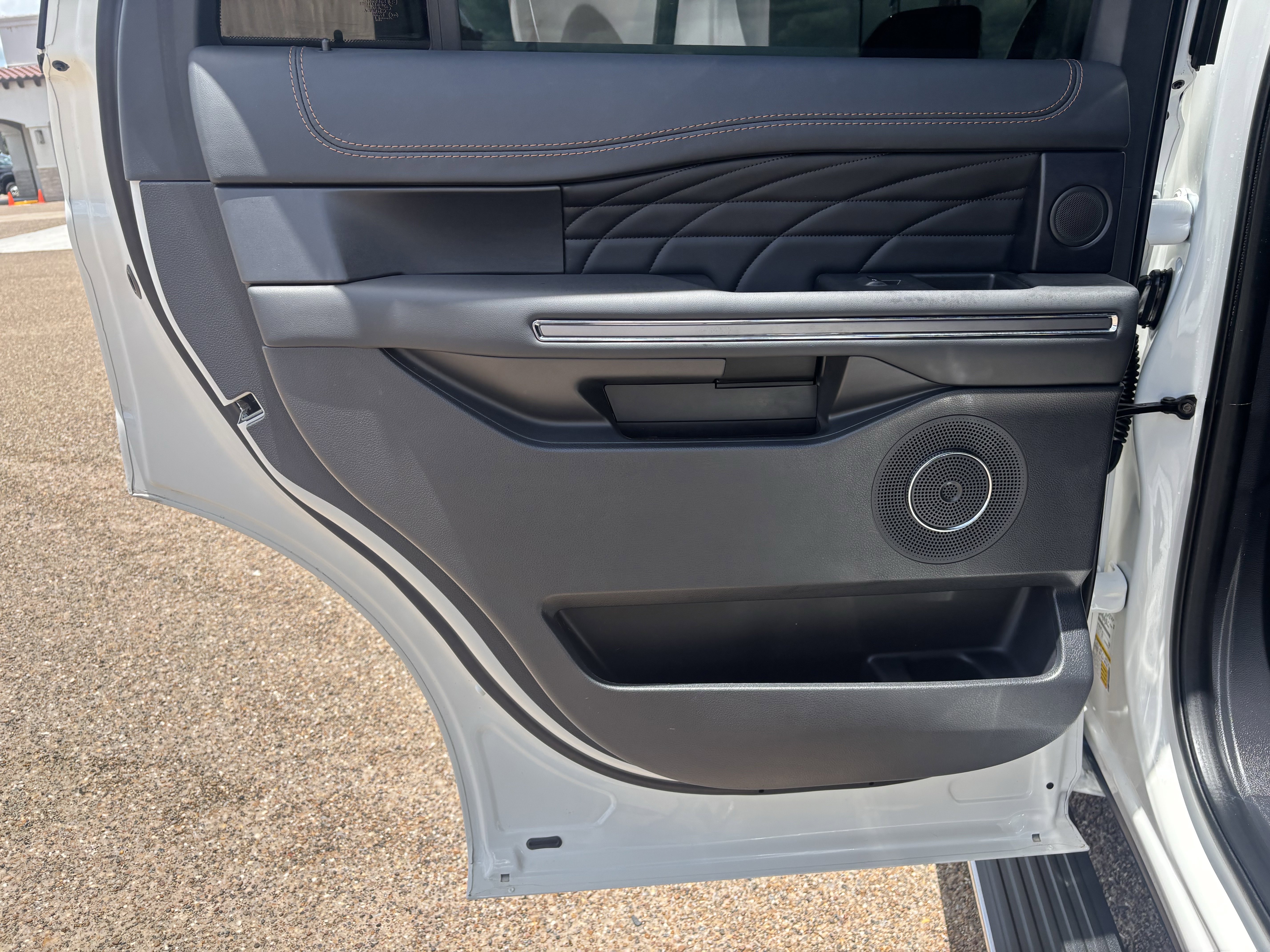 Certified 2024 Ford Expedition Platinum RWD image 13