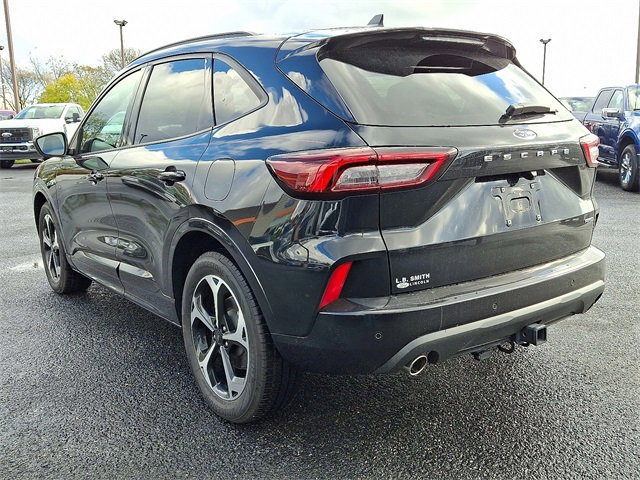 Certified 2024 Ford Escape ST-Line Select w/ Tech Pack #2 image 2