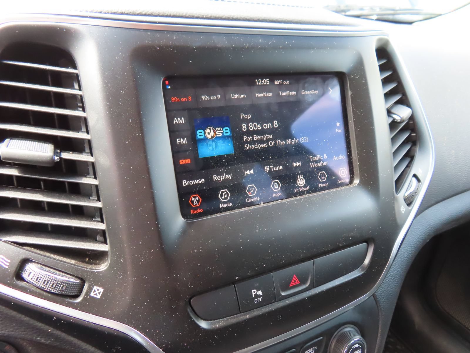 Used 2019 Jeep Cherokee Latitude Plus AWD/4WD image 22