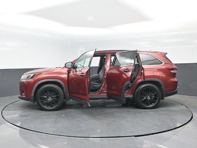 Used 2019 Toyota Highlander SE AWD/4WD image 32