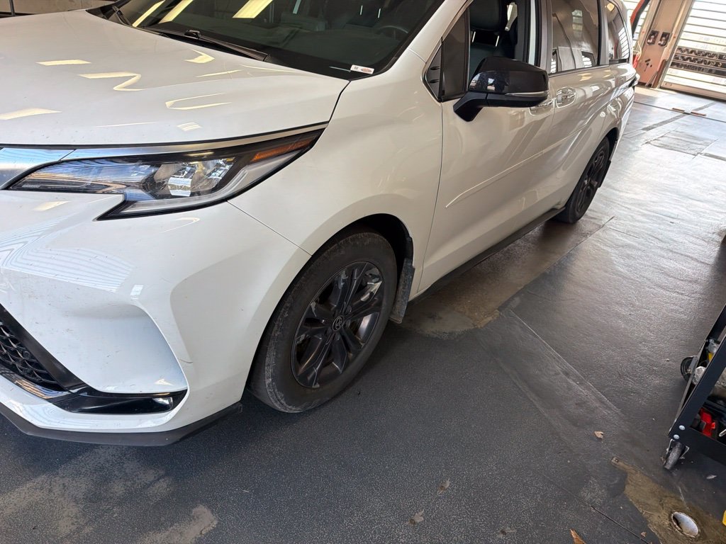 Used 2024 Toyota Sienna XSE w/ XSE Premium Package AWD/4WD image 3