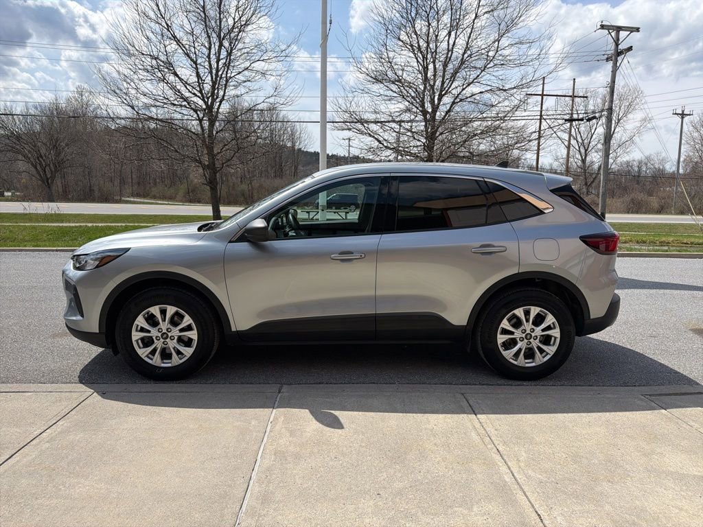Certified 2023 Ford Escape Active AWD/4WD image 4