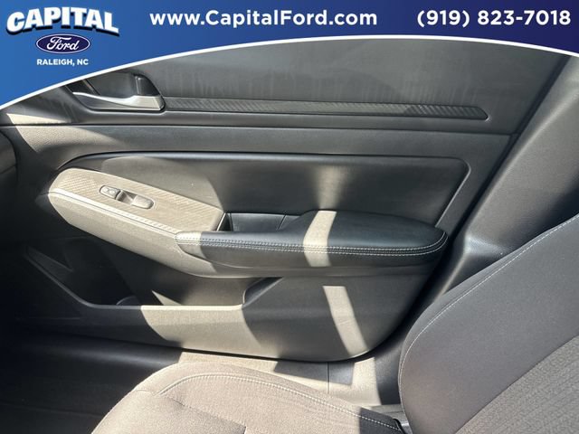 Used 2024 Nissan Altima 2.5 SV FWD image 28